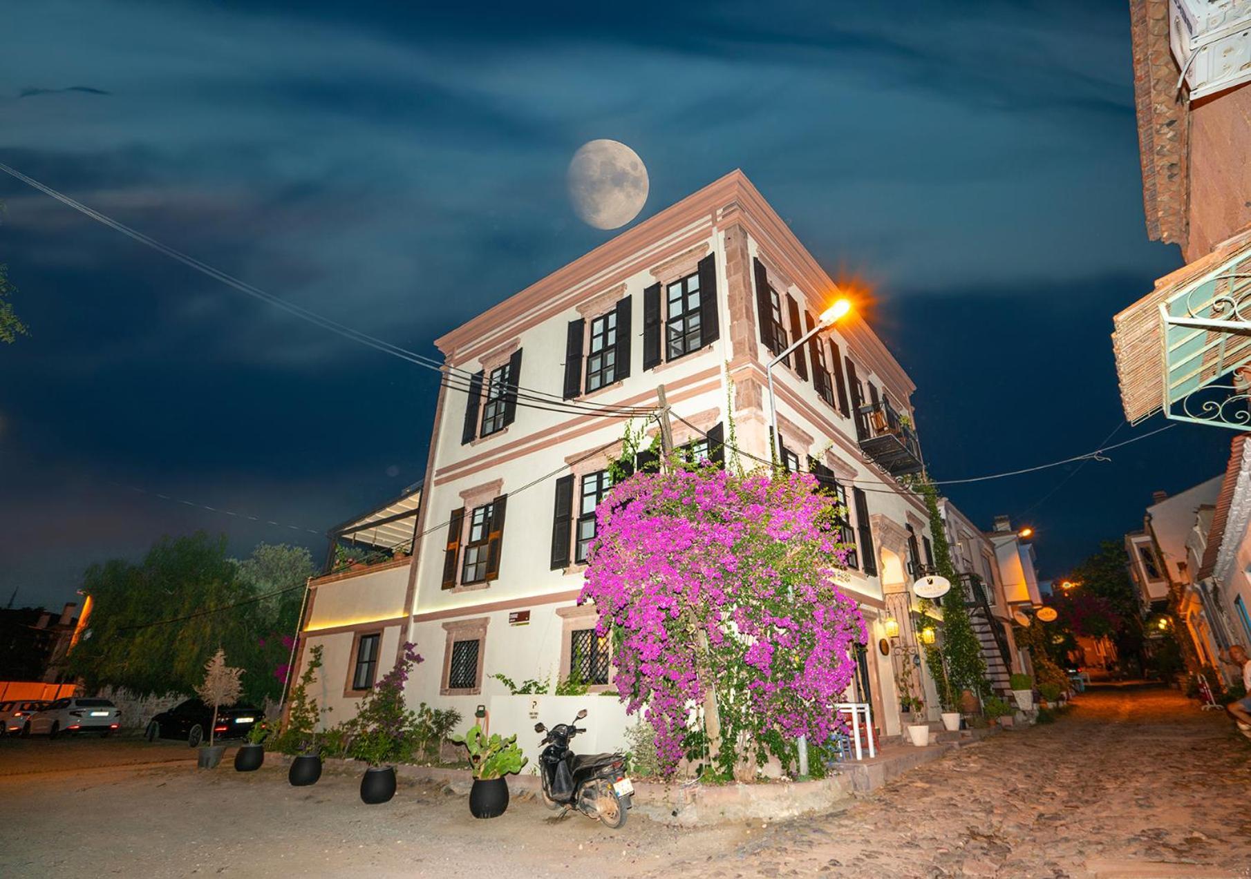 Siyah Lale Cunda 1841 (Adults Only) Hotel Ayvalik Exterior photo